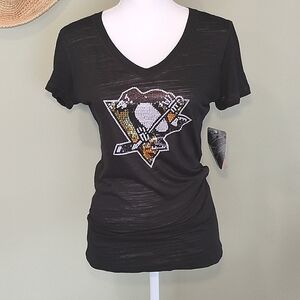 NWT NHL Pittsburgh Penguins Women's Short Sleeve T-Shirt Sequins Sporty Medium